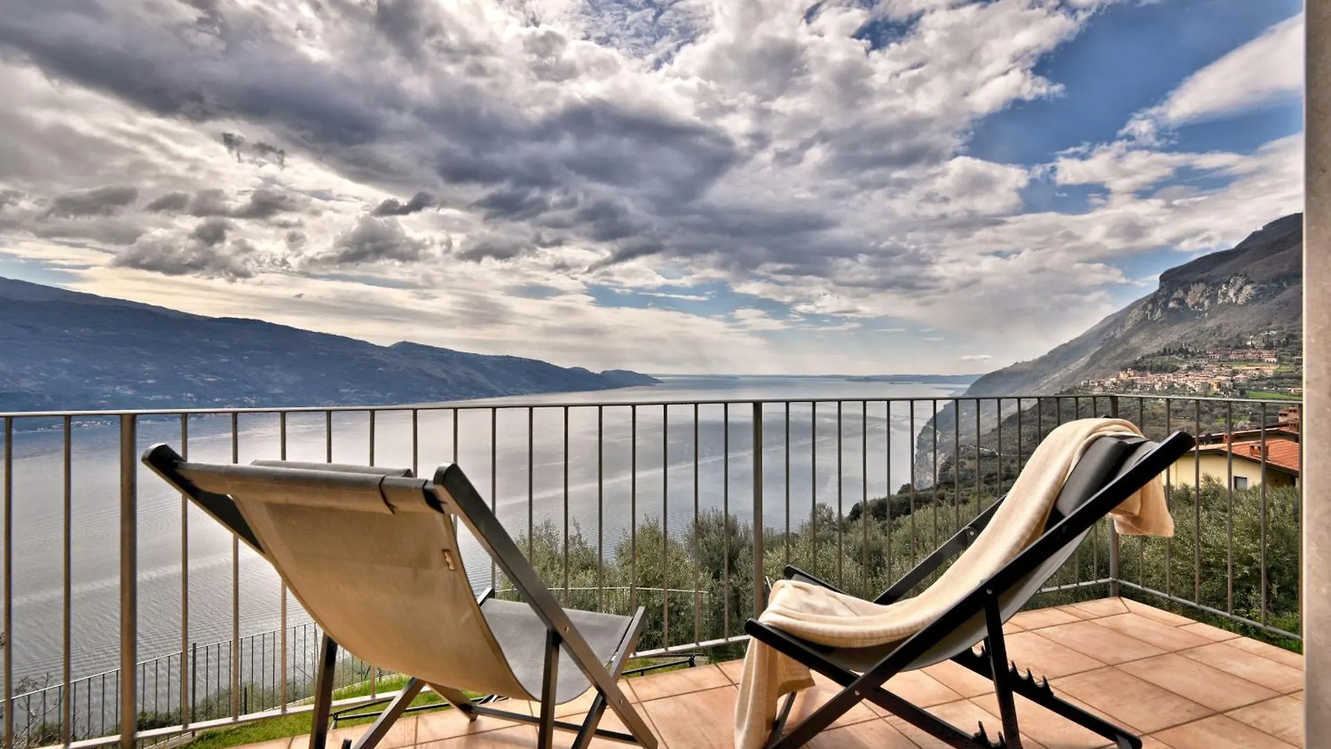 Casa Azzurro Lago - Theater Home Oldesio