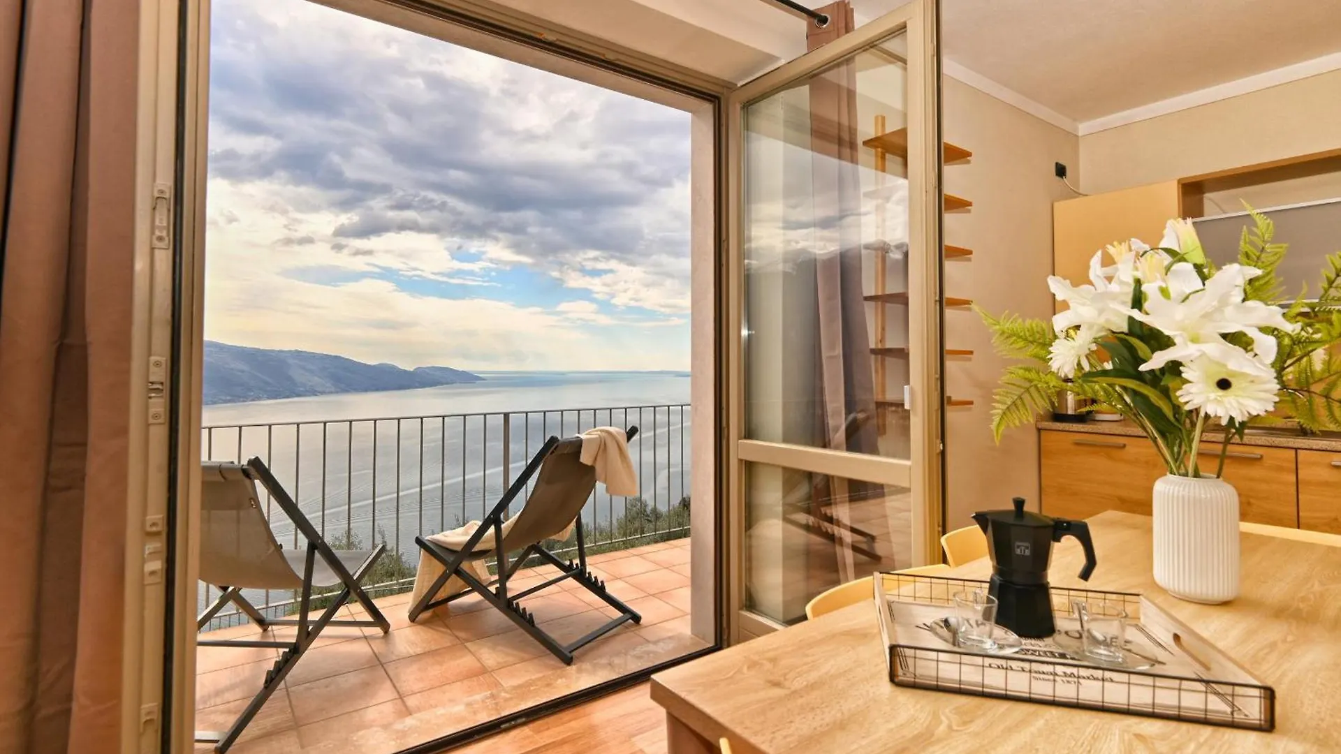 Casa Azzurro Lago - Theater Home Oldesio